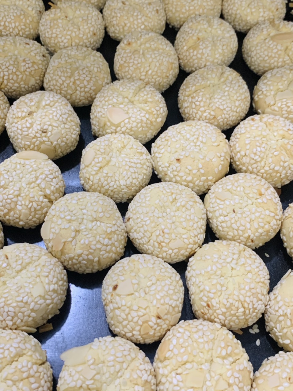 Bánh Hạnh Nhân Mè | Almond Cookies